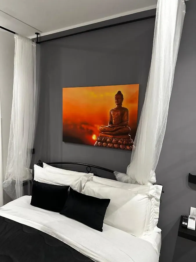 One Hundred Rooms Garden Suite Rome 0*,  Italy
